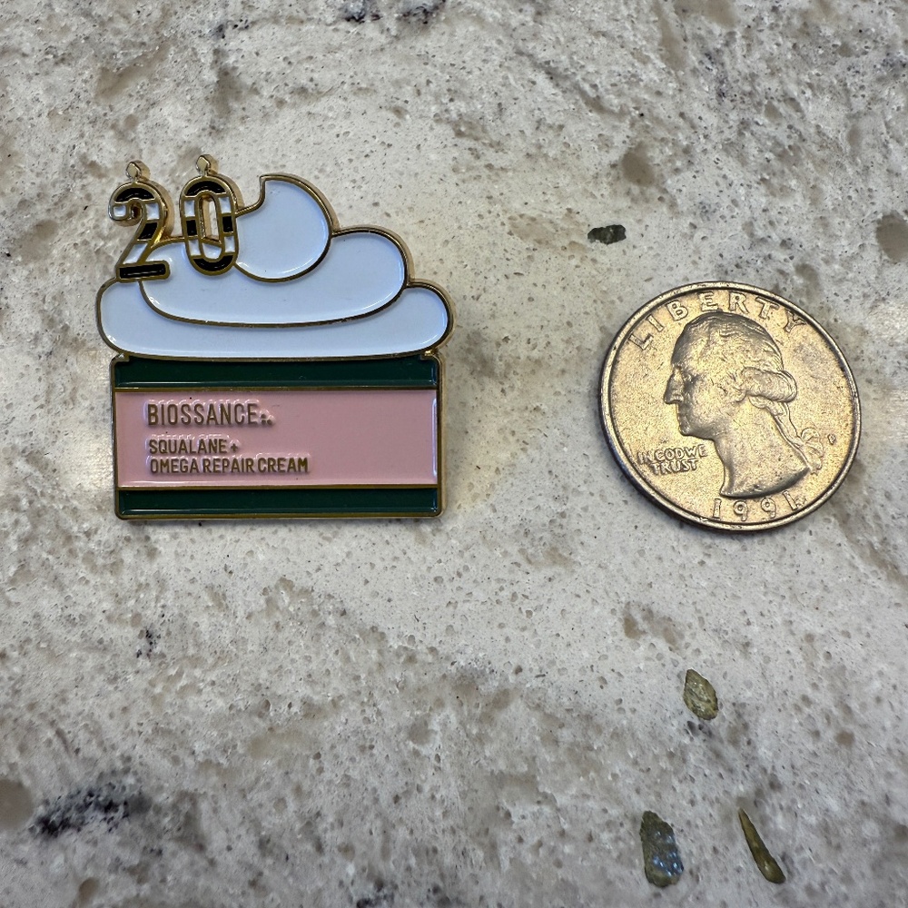Biossance enamel push pin accessory‎